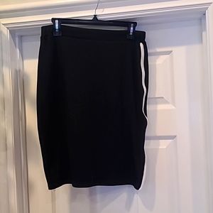 Black Ribbed Zipper Side Skirt